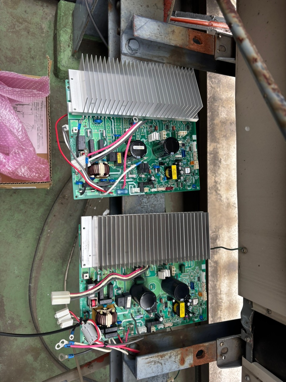 麻布のBarでの空調基盤交換