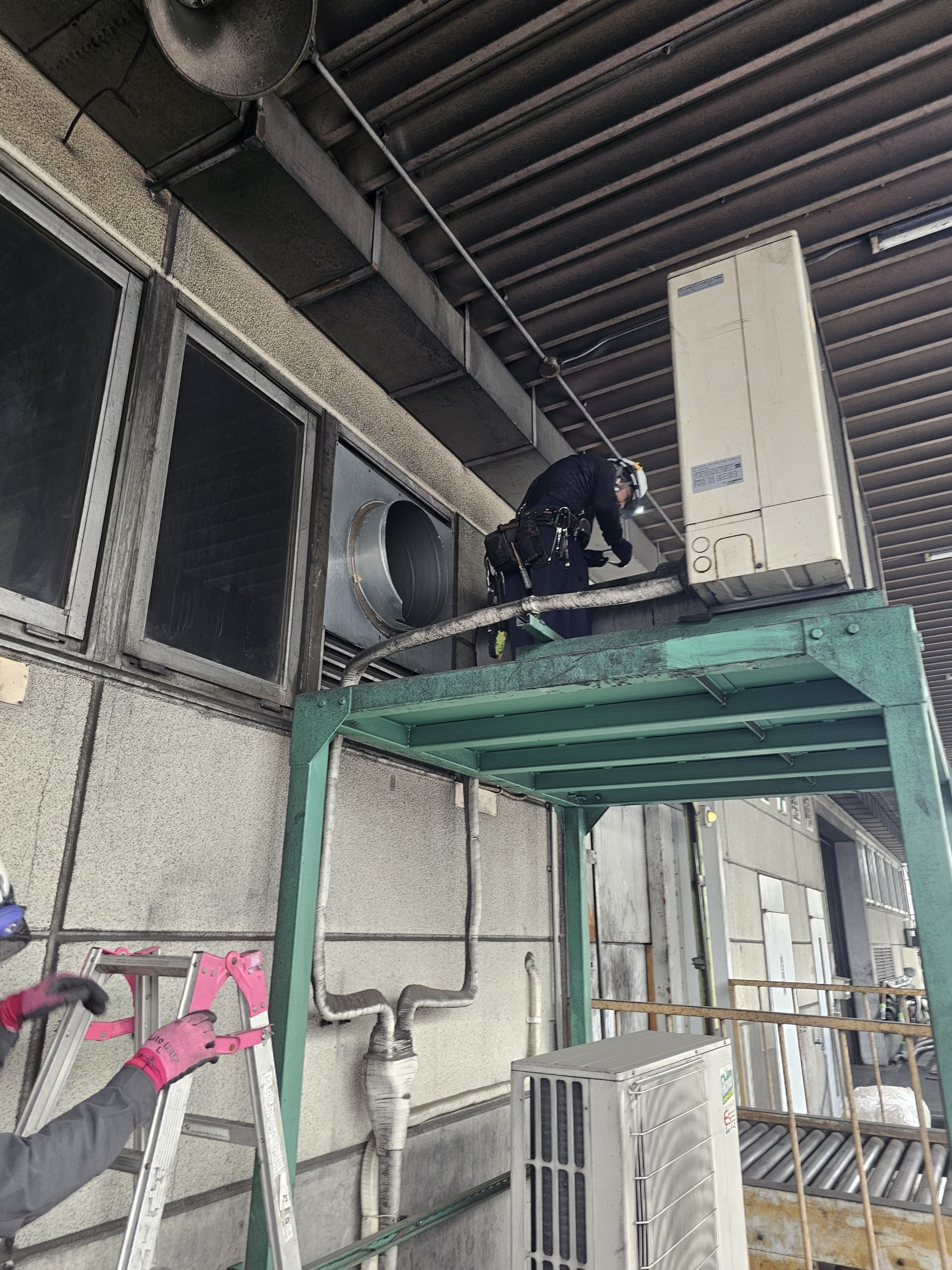 埼玉県深谷市工場の空調入れ替えによるダクト解体工事