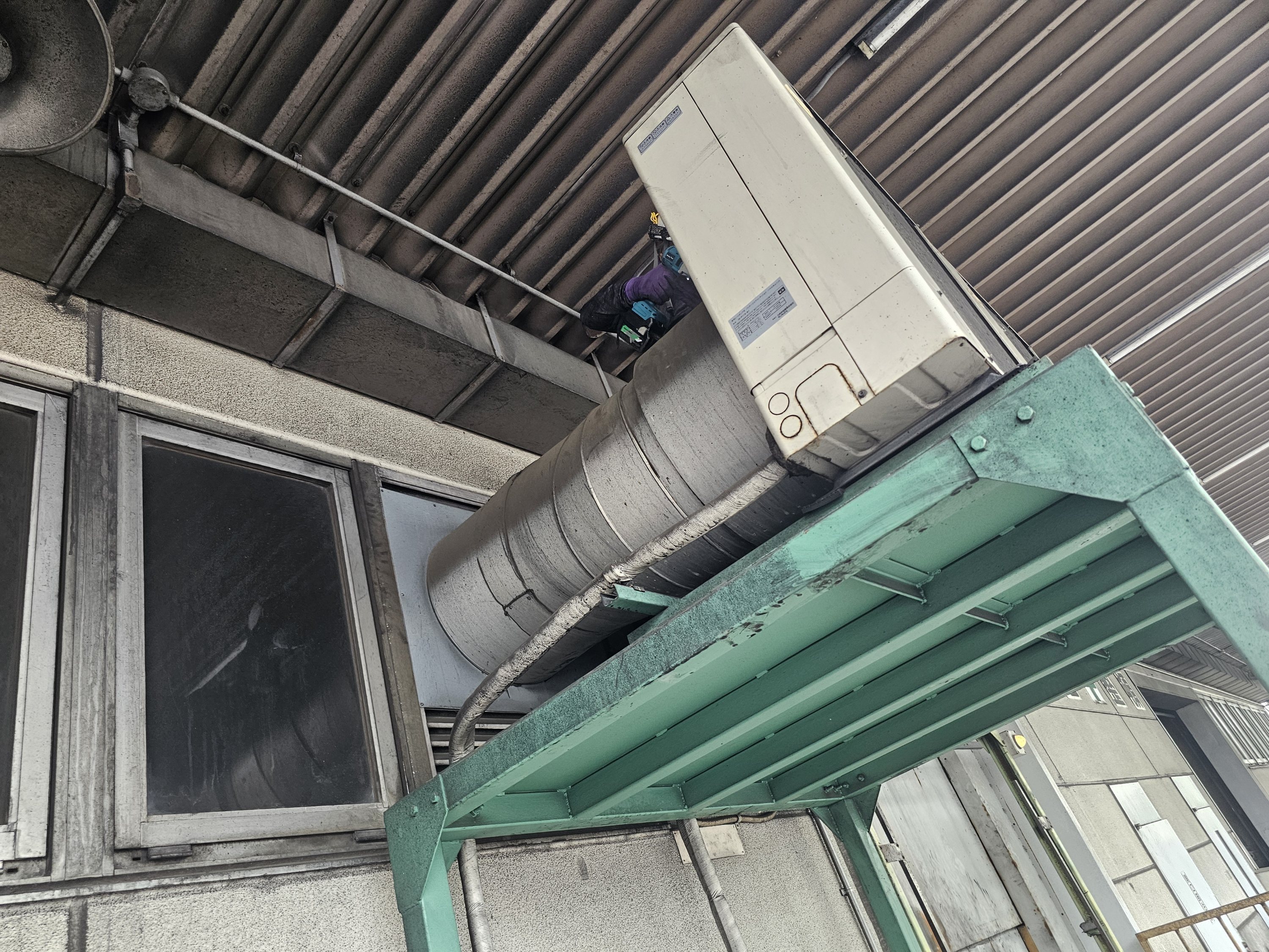 埼玉県深谷市工場の空調入れ替えによるダクト解体工事