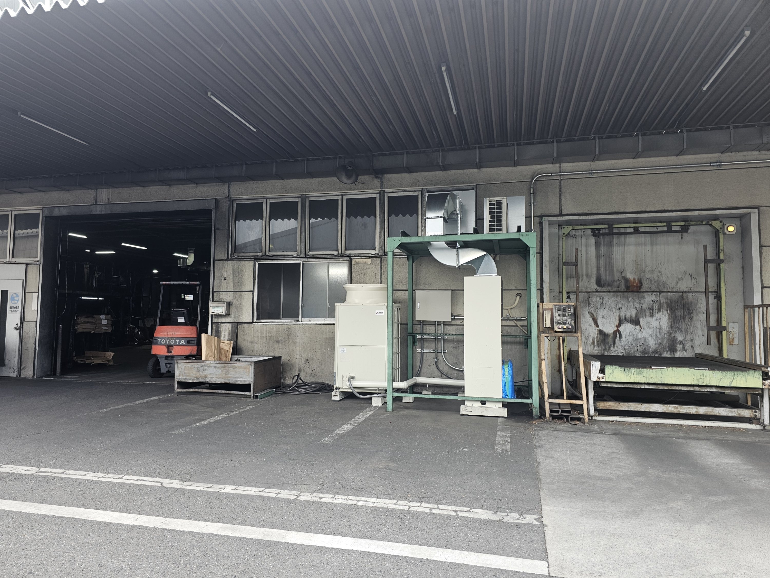 埼玉県深谷市工場の空調入れ替えによるダクト工事